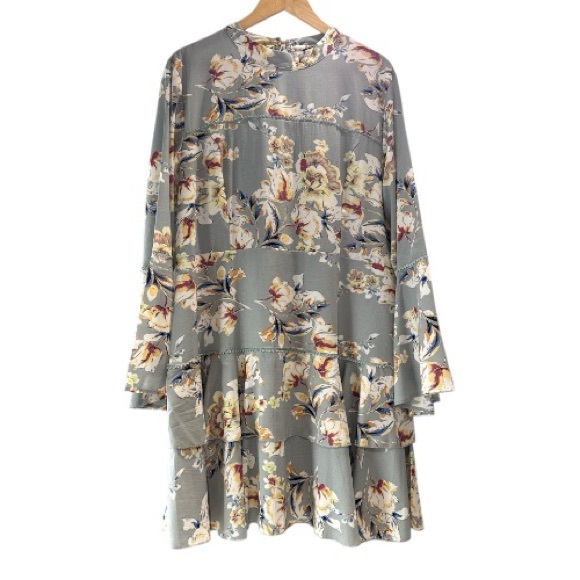Suzanne Betro Dresses & Skirts - Suzanne Betro Sage Gray Floral Tiered Shift Dress Flared Long Sleeve Dress